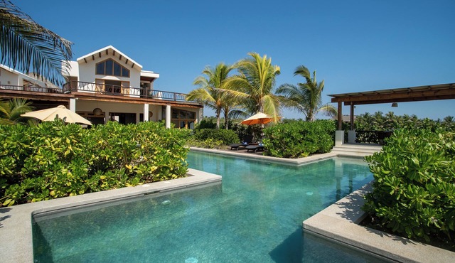 Beach Hose with Private Pool. Casa Quinta Nayaa