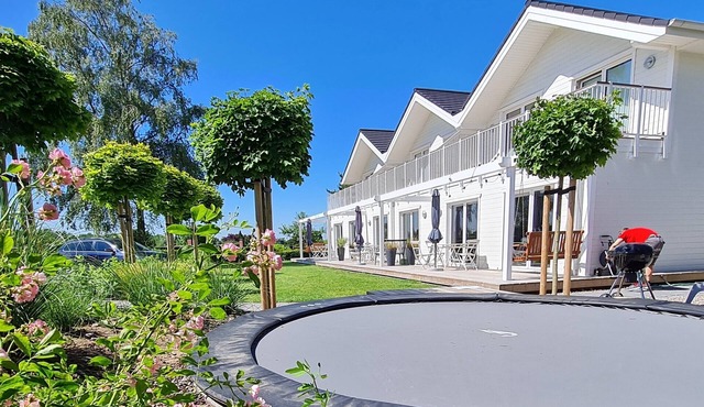 Beach house with large Garden, family friendly clos to the baltic sea