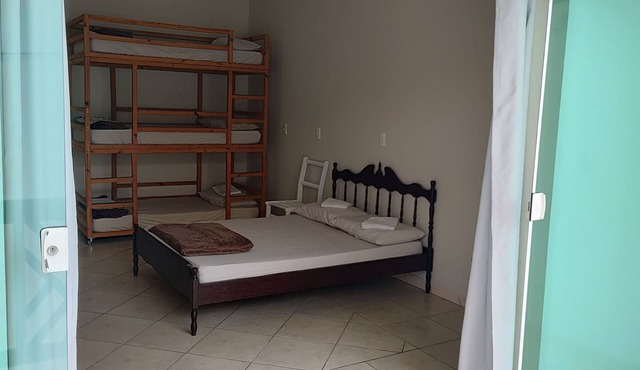 Beach house for families of up to 23 people in Piçarras/Beto Carrero