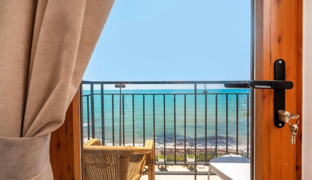 Beach House Hotel