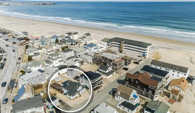 Beach House In Hampton Steps To The Sand And Strip!