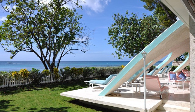 Beach house in Holetown
