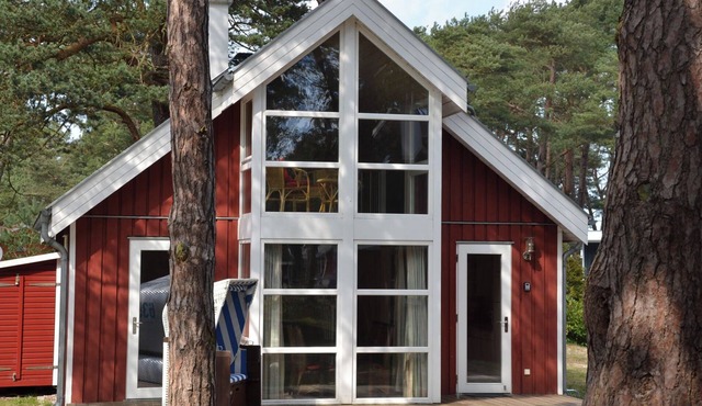 Beach house "Ostseeblick" with sea view, whirlpool, sauna u. Fireplace, beach chair