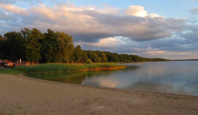 Beach House 'Strandhaus Am Oberuckersee' with Lake View, Private Terrace, and Wi-Fi