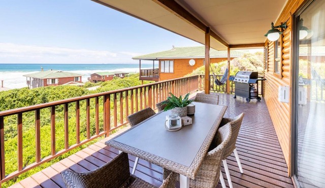 Beach House - Stunning Sea Views - Beach 3 min Walk