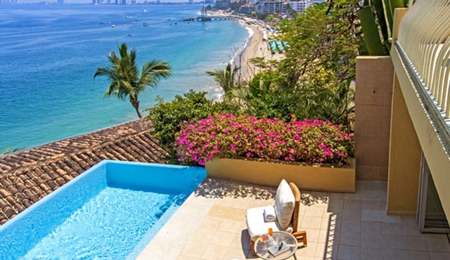 Beach House Villa - Private Beachfront 1 Bedroom