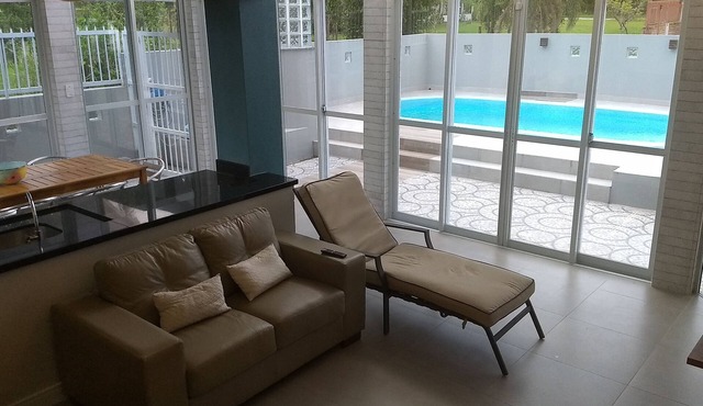 Beach house with pool, barbecue and playground, 250 meters from the beach.
