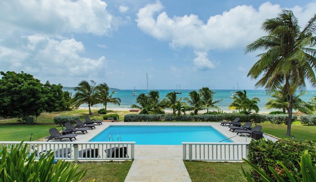 Beach House with a Pool!
