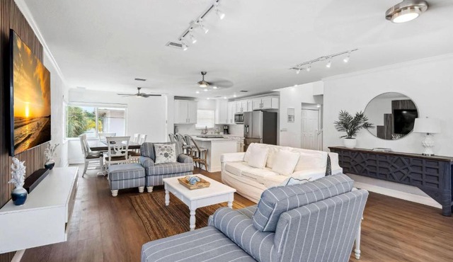 Beach Livin 3 - 3 Bedroom Upstairs