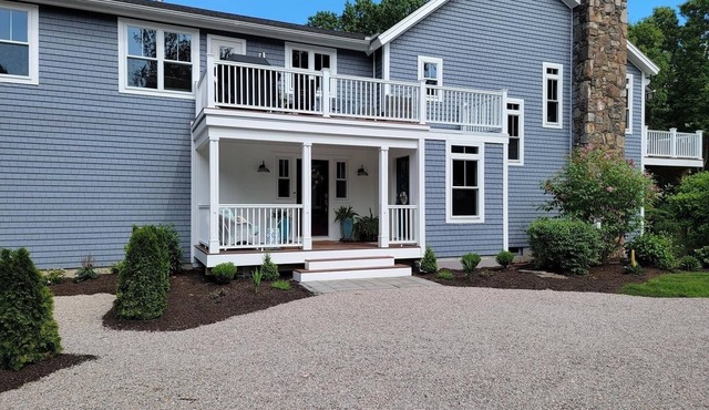 Beach, Pond, Country? Enjoy all three.