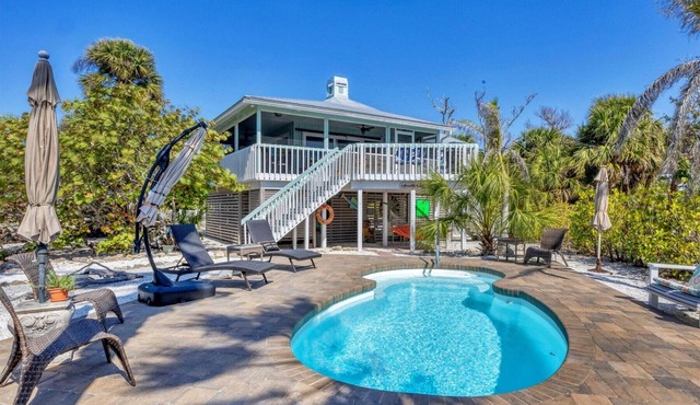 Beach pool house getaway on Kettle Harbor