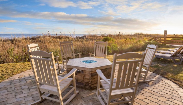 Beach Side Resort perfect location with indoor/outdoor Pools