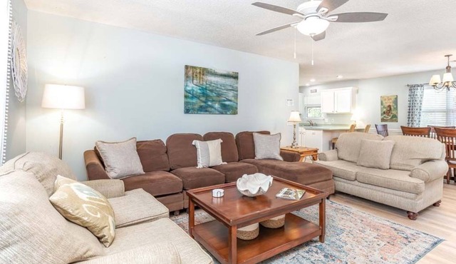 Beach Song | Pet Friendly, 3 Blocks to the Beach!