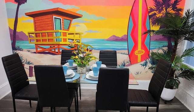 Beach Theme ~ Mins to CP & SF ~ King/WD/Pet OK/Kids Friendly/Largest Mural