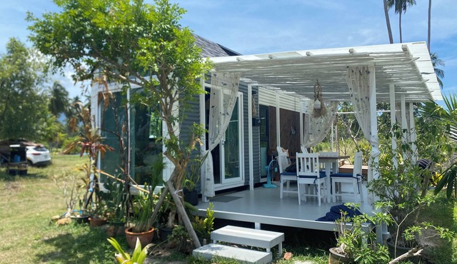 Beach Tiny House with Scooter Services & FREE Kayak