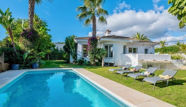 Beach Villa Marbella close to beach in exclusive area beautiful garden & pool