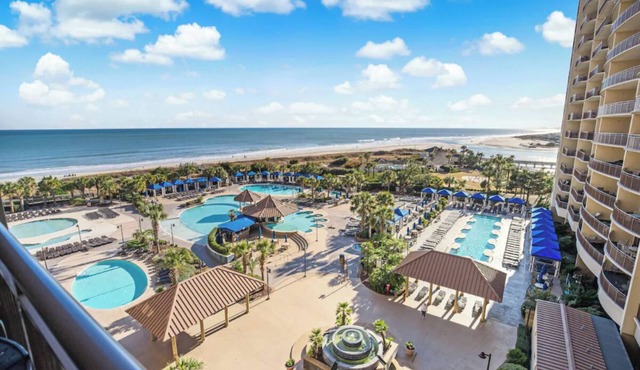 Beach Villa | Pools & Lazy River | Steps to Barefoot Landing