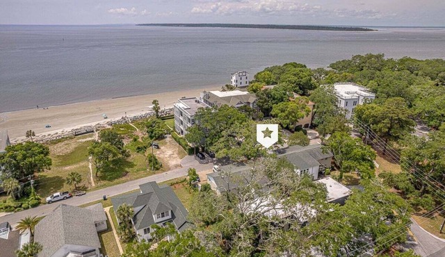 Beach&Village! 2 BR, 2 BA 1st Lvl, Beach Gear