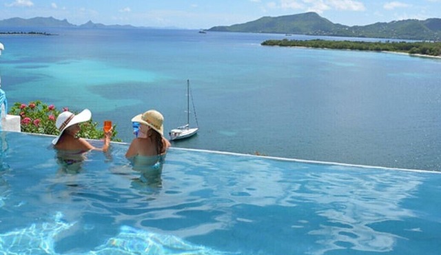 Beach villa with 3 bedrooms, 3 bathrooms and private pool in Carriacou, Grenada