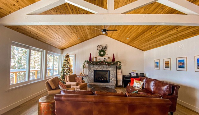Beach Waterfront Home, Large Decks, sunset views, chefs kitchen, family friendly