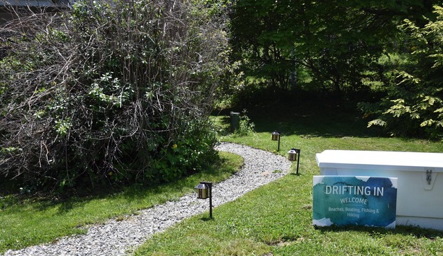 Beaches, Boating, Cool Ocean Breezes, Trails & Incredible Views! Max 2 people.