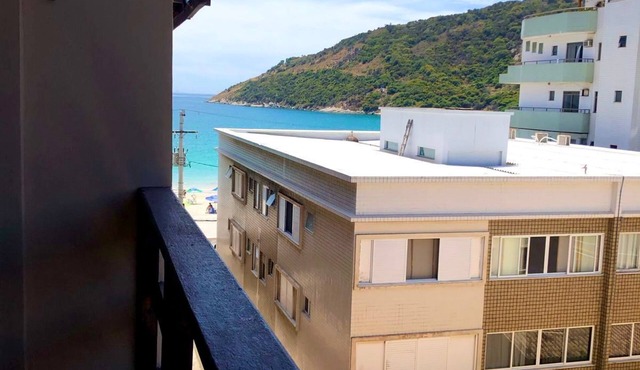 Beachfront apartment with two bedrooms and parking space