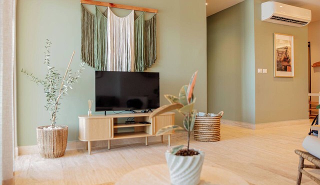Beachfront 2-BR Apartment with Top Amenities at Yucalpeten Resort, Progreso