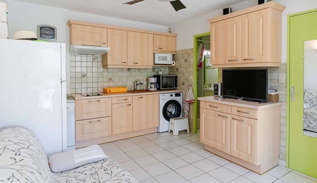 Beachfront 2-Room Apartment, Terrace, Parking, Sleeps 4 - Narbonne-Plage