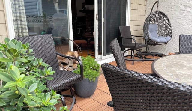 Beachfront 2br/2.5bath, 3 Balconies w/Ocean views, Private patio, kids/pets ok!