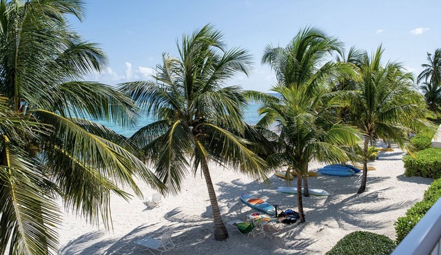 Beachfront 2BR Condo on Private Spotts Beach