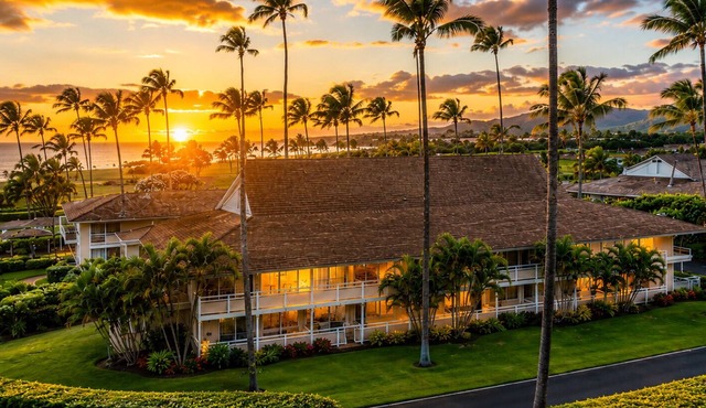 Beachfront · 3 min Walk to Beach · Garden Corner Unit · A/C · 3 Pools