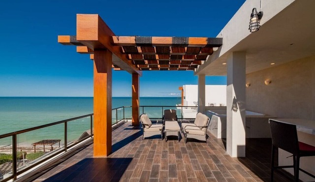 Beachfront 3BR PH, Private Jacuzzi, Rooftop, Gym!