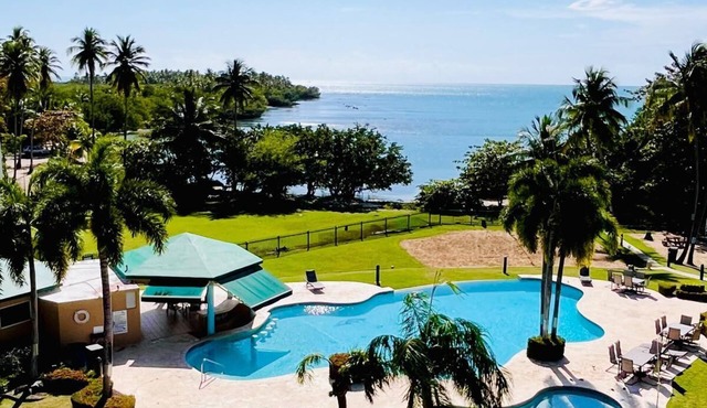 Beachfront 3BR Sunset Views & Ocean Breezes