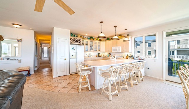 Beachfront 4BR 4BATH Condo with Panoramic Ocean View Deck
