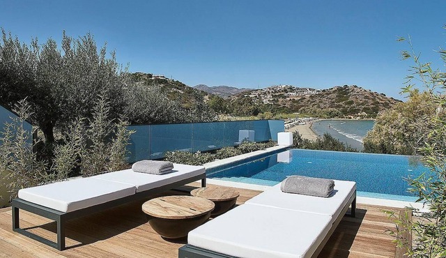 Beachfront 5 bedroom villa with a heated pool