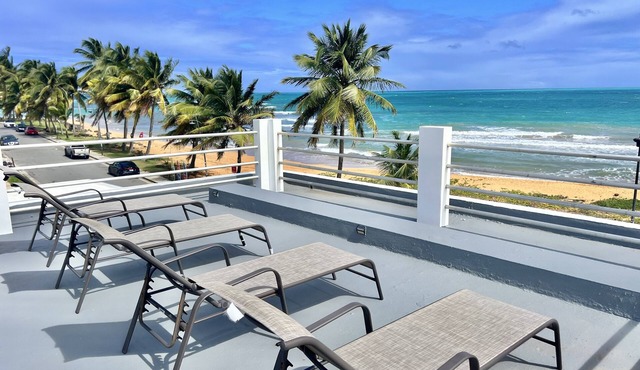 Beachfront 5br/4ba house w/roof top terrace & Swimming Pool