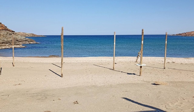 Beachfront accomodation on one of Andros's best beaches