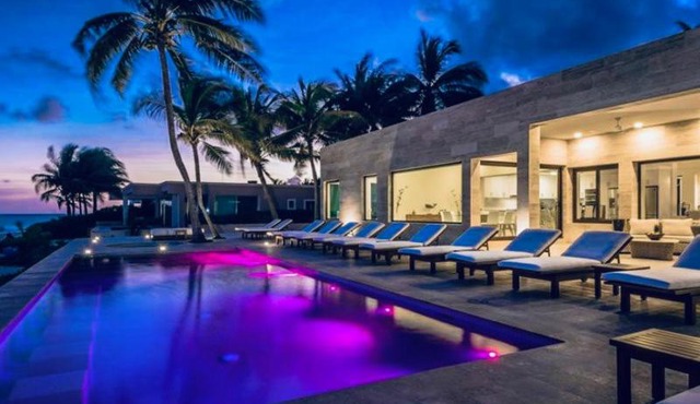 Beachfront All Inclusive Luxe Playacar Phase I - 7 BR.
