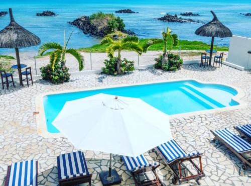 Beachfront Apartment - Superb View