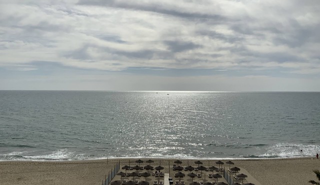 BEACHFRONT APARTMENT IN FUENGIROLA