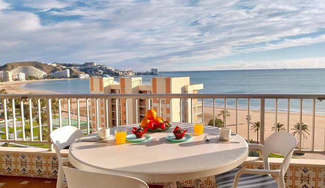 Beachfront Apartment in Cullera, Valencia with Sea Views