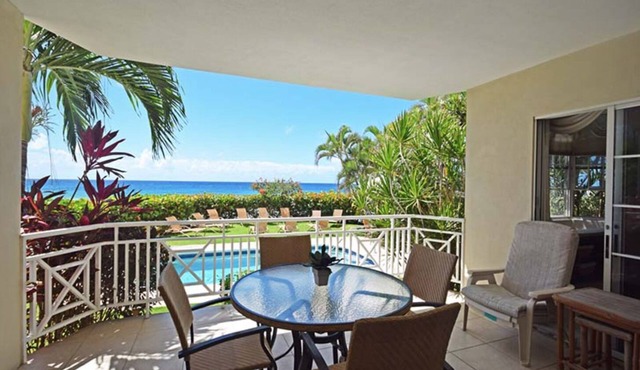 Beachfront Apartment in St. Lawrence Gap - Close To Your Every Need