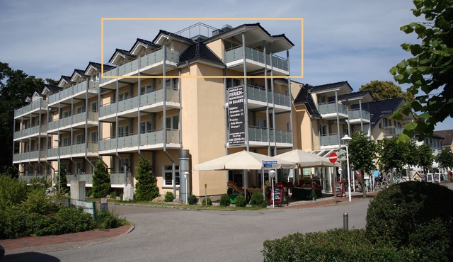 Beachfront apartment with sea views, beach chair by the sea, parking at the house