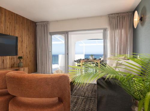 Beachfront Apartments Shakas Rock - Santorini Estate, Pool, Ocean Views