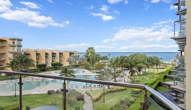 Beachfront - Aqua Vista 3BR condo - A347