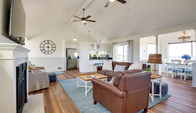 Beachfront Bandon Vacation Rental w/Ocean View!
