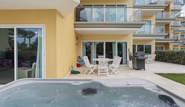 Beachfront - Beach Garden 2BR condo - E124