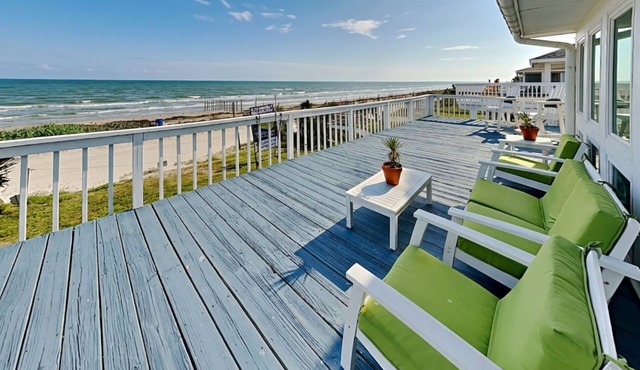 Beachfront Bliss Bermuda | Water Front, Beach Views, Private Patio + Fire Pit!