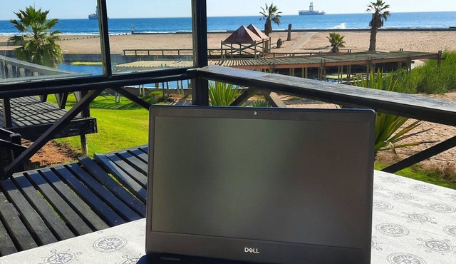 ​Beachfront Bliss: Charming 3BR Cottage in Langstrand | Sea | Dunes | WiFi | BBQ
