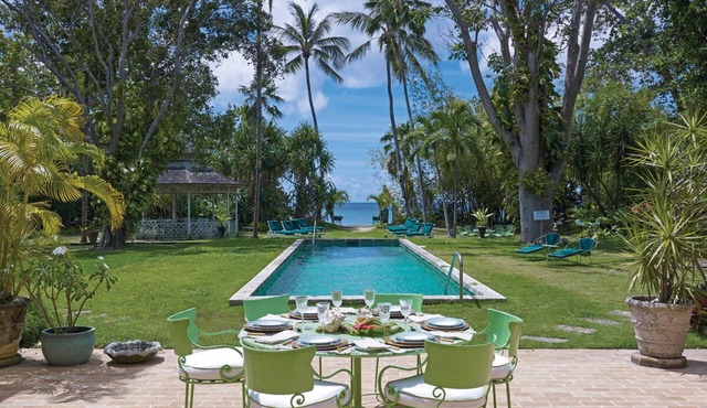 Beachfront Bliss Getaway with Pool - Nelson Gay